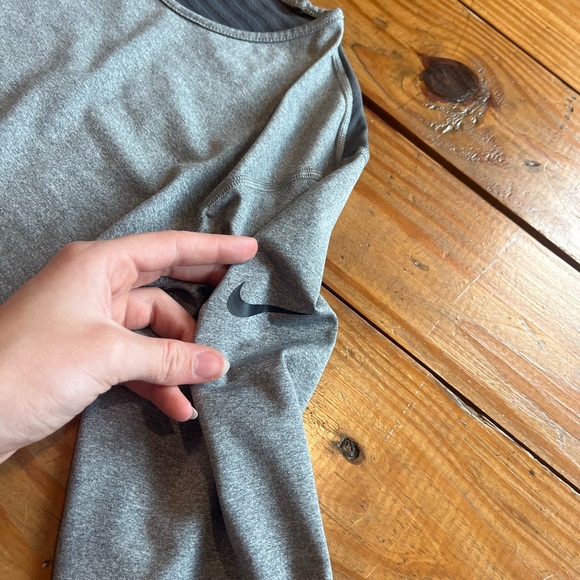 (335) NIKE DRI-FIT TOP - Picture 5 of 16